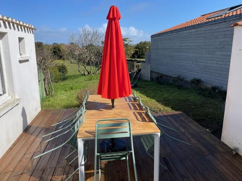 Patio, Spring, Garden, View (from property/room), Dining area, Garden view