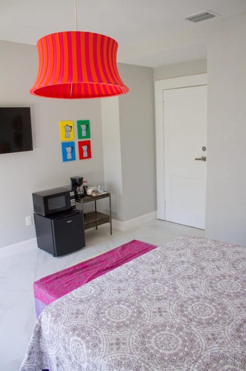 Colorful and Luminous Suite near MIA Vacation rental in Miami