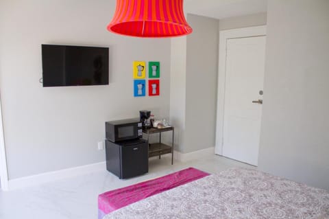 Colorful and Luminous Suite near MIA Vacation rental in Miami