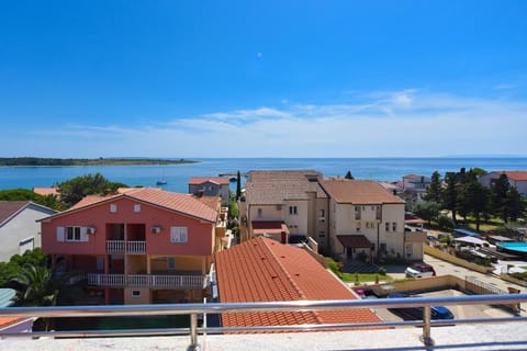 Day, Neighbourhood, Natural landscape, Sea view, Location