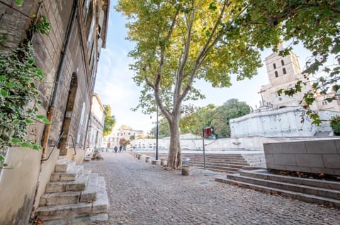 Property building, Facade/entrance, Neighbourhood, Street view