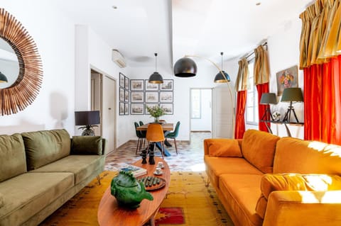 Living room, Dining area