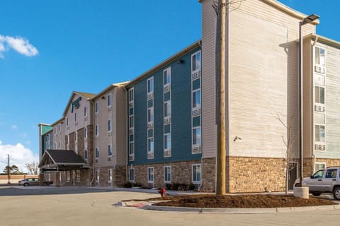 WoodSpring Suites Detroit Madison Heights Hotel in Madison Heights