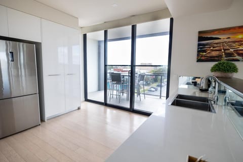 Enjoy Penthouse Living in the CBD! Sleeps 8 Copropriété in North Wagga Wagga