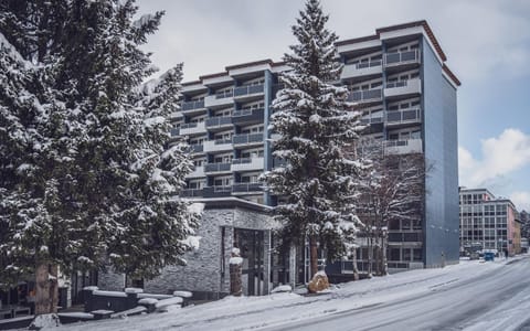 Property building, Neighbourhood, Winter, Street view