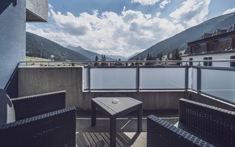 Natural landscape, View (from property/room), View (from property/room), Balcony/Terrace, Mountain view