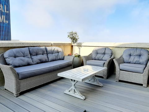 1804 Franklin 3-Bed Penthouse with Rooftop Jacuzzi Condo in Johannesburg