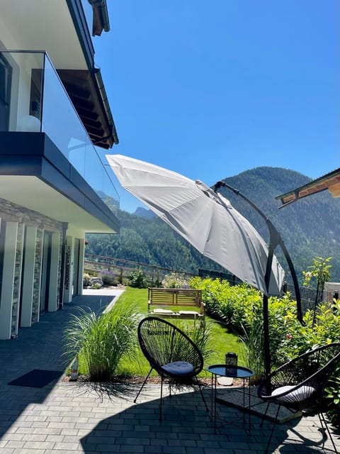 Property building, Spring, Day, Natural landscape, Garden, Garden view