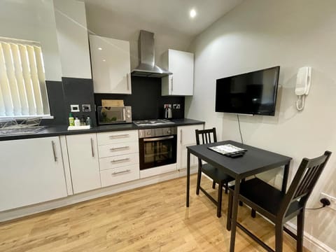 One Bedroom Apartment In City Centre Condo in Cardiff