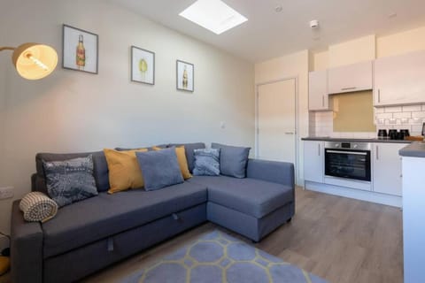Apartment 3, Isabella House, Aparthotel, By RentMyHouse Appartement in Hereford
