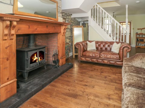 Red Squirrel Cottage, 5 Biddlestone House in England