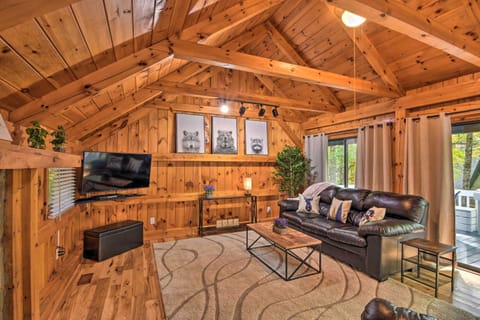 Modern Mountain Cabin with Resort-Style Amenities! House in Sky Valley