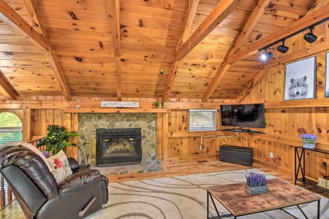Modern Mountain Cabin with Resort-Style Amenities! Casa in Sky Valley
