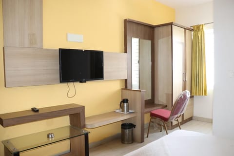 HOTEL SRI VAARI RESIDENCY Hotel in Bengaluru