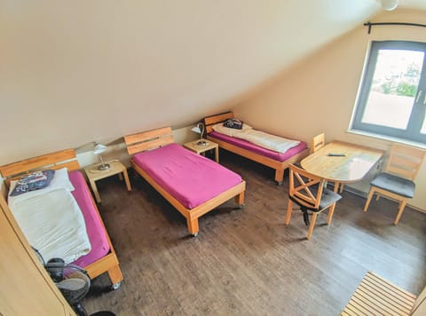 Monteurunterkunft - Hotel-Pension Schlafpunkt in Leverkusen bei Köln Bed and Breakfast in Leverkusen