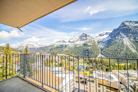 Linda 8 by Arosa Holiday Apartment in Arosa