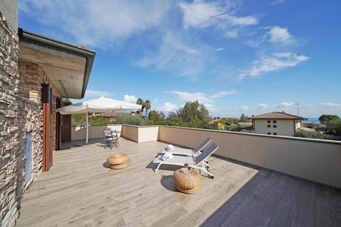 Balcony/Terrace, Lake view