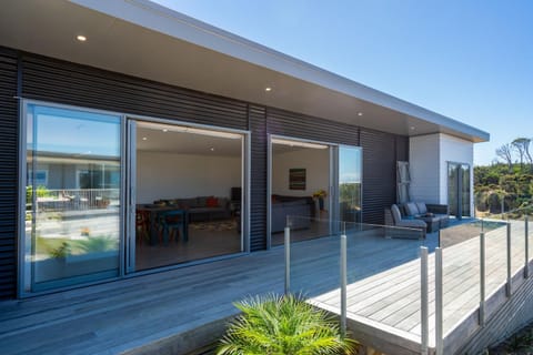 Dune Views - Mangawhai Heads Holiday Home House in Auckland Region