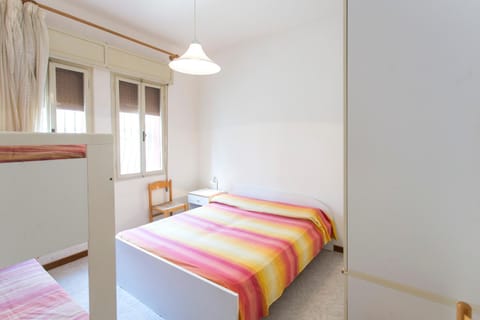 Bed, Bedroom, bunk bed