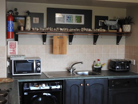 Seashell Cove Bundoran Luxurious Sea View Free Wifi Netflix Sleeps 5 Apartment in County Donegal