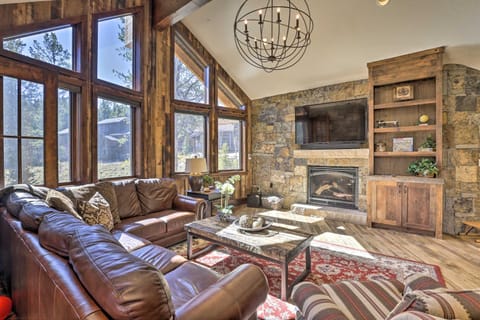 Custom Luxury Mtn Villa with Hot Tub and Walk to Lift Villa in Copper Mountain