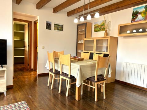 Apartament encantador, familiar i lluminós by RURAL D'ÀNEU Apartment in Esterri d'Àneu