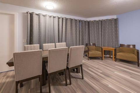 Luxurious One Bedroom Suite for a Larger Family 162 Condo in Canmore
