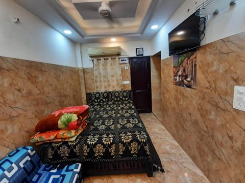 Cream Location,wifi With Android Tv, Luxury Room Copropriété in New Delhi