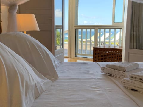 Photo of the whole room, Bedroom, Sea view