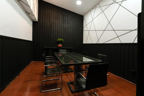 Meeting/conference room, Area and facilities