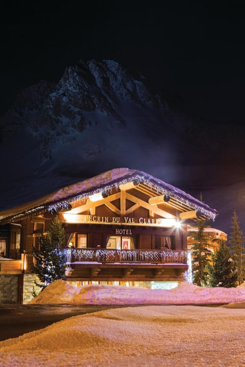 Property building, Night, Natural landscape, Winter, Mountain view