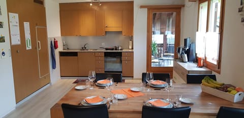 Kitchen or kitchenette, Dining area, Food