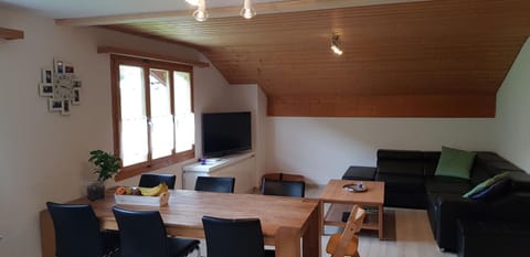 TV and multimedia, Living room, Dining area