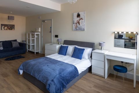 Apartment 7, Isabella House, Aparthotel, By RentMyHouse Apartamento in Hereford