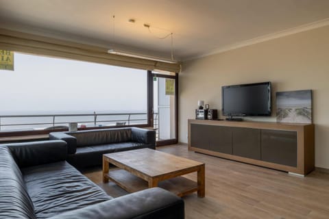 TV and multimedia, Balcony/Terrace, Kitchen or kitchenette, Living room, Seating area, Sea view