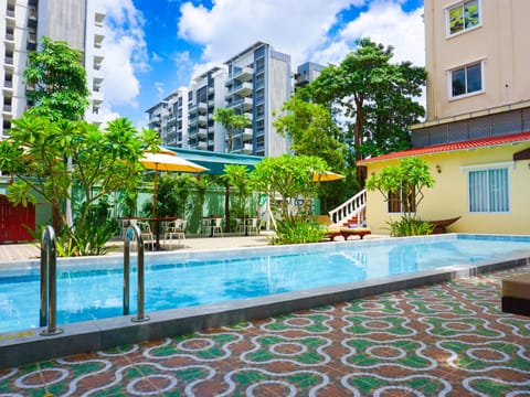 Property building, Landmark view, Swimming pool