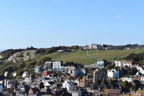 Stunning 18th Century 5 Bed House Old-Town Hastings House in Hastings