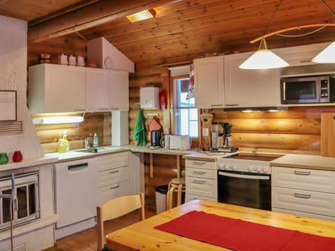 Holiday Home Tunturimaja 2 mökki by Interhome House in Finland