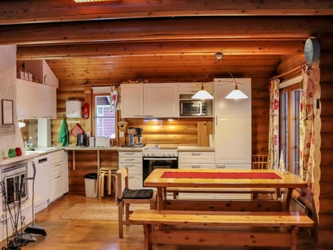 Holiday Home Tunturimaja 2 mökki by Interhome House in Finland