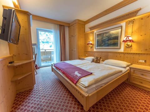 TV and multimedia, Photo of the whole room, Bedroom, Swimming pool, Breakfast, towels