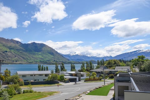 Lake view, Street view