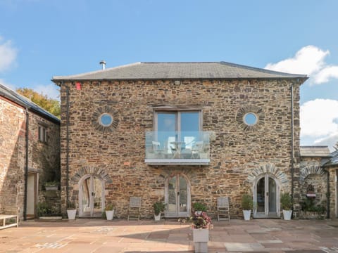 Manor Cottages House in West Devon District