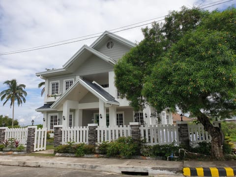 Z Family Rest House Staycation Tagaytay House in Tagaytay
