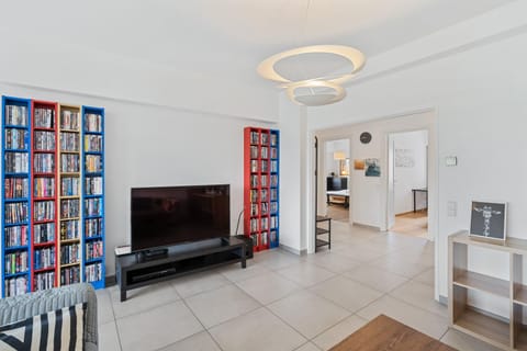 Library, TV and multimedia, Living room, Seating area