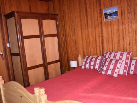 Agréable rez de jardin dans chalet avec animaux admis, pour 3 personnes - FR-1-464-183 Apartment in Pralognan-la-Vanoise