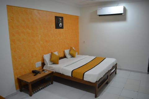 HOTEL RUNWAY INN Hotel in Ahmedabad