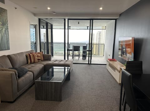 BeachView Surfers 2BD Apartment Lux Apartment in Surfers Paradise