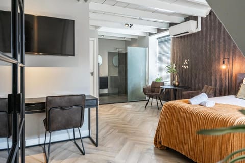 Stadsvilla Room With Hotelbed And Shared Kitchen Apartment in Tilburg