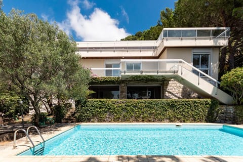 Property building, Pool view