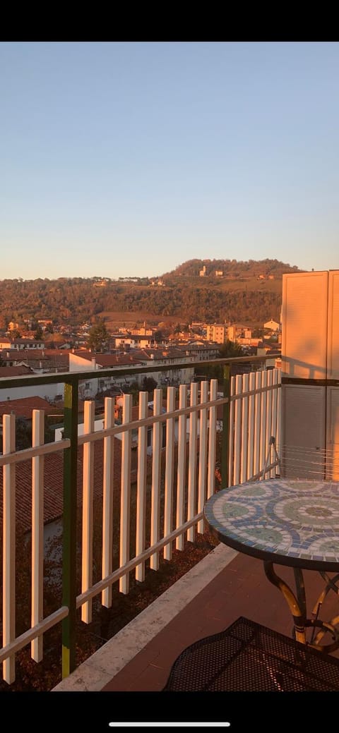 Facade/entrance, Balcony/Terrace, Street view